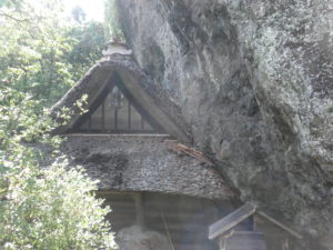岩屋神社本殿